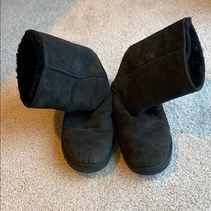 Black suede Ugg’s